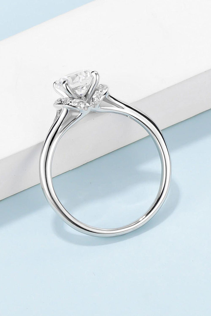 1 Carat Moissanite 925 Sterling Silver Split Shank Ring - JOWLILI
