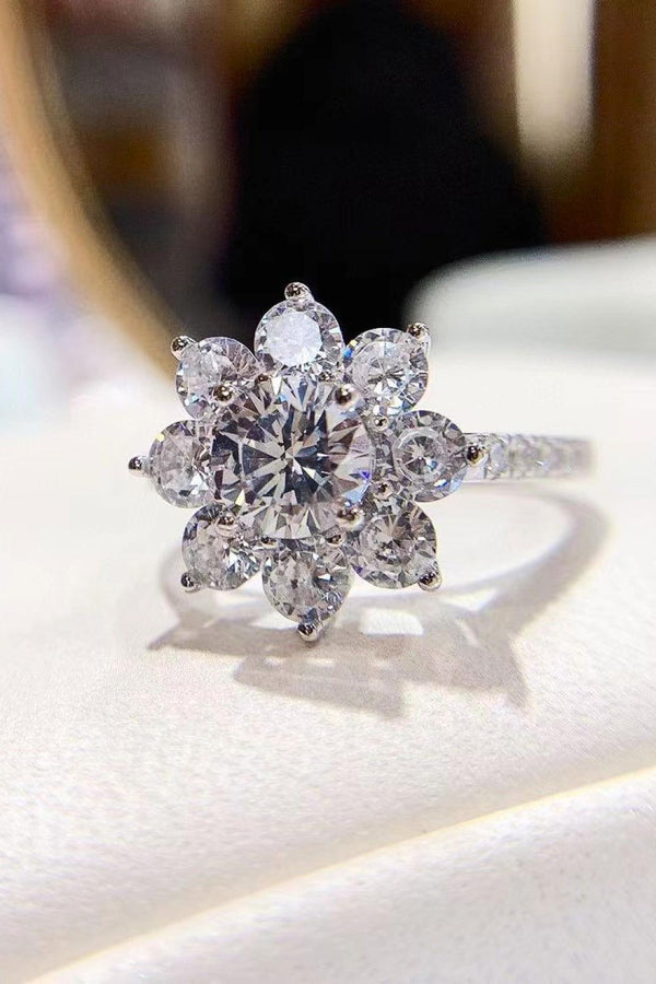 1 Carat Moissanite Flower Ring - JOWLILI