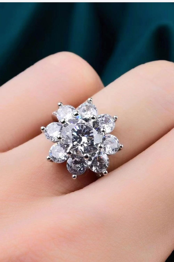 1 Carat Moissanite Flower Ring - JOWLILI