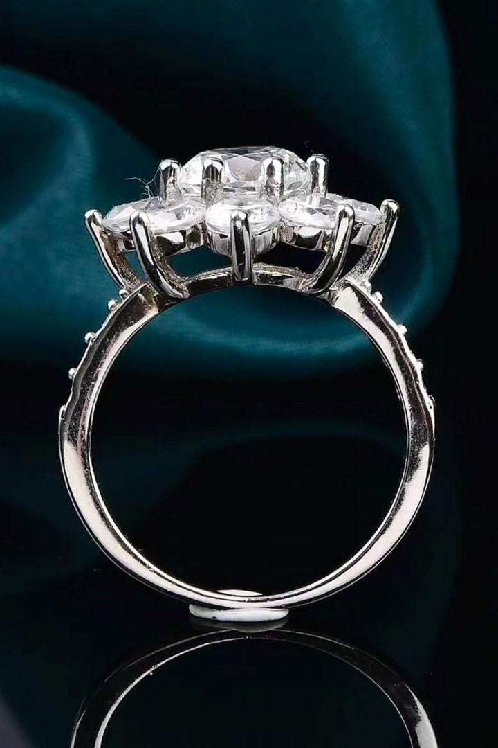 1 Carat Moissanite Flower Ring - JOWLILI