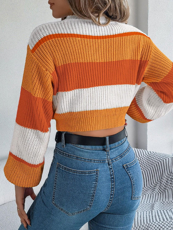 Color Block Round Neck Cropped Sweater - JOWLILI